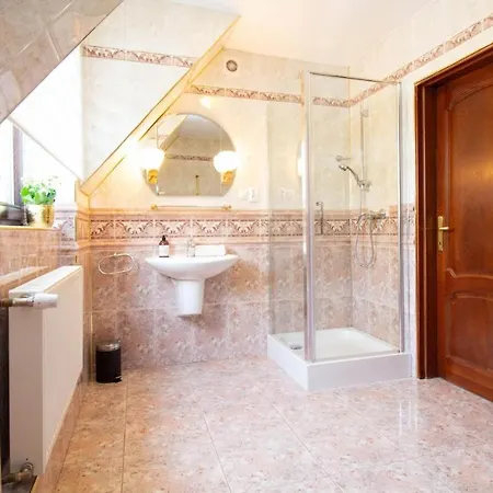 2 Laczone Z Tarasem I Balkonem, Butorowka